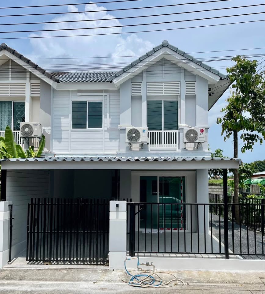Renovated corner townhouse for sale at Pruksa Ville Thalang