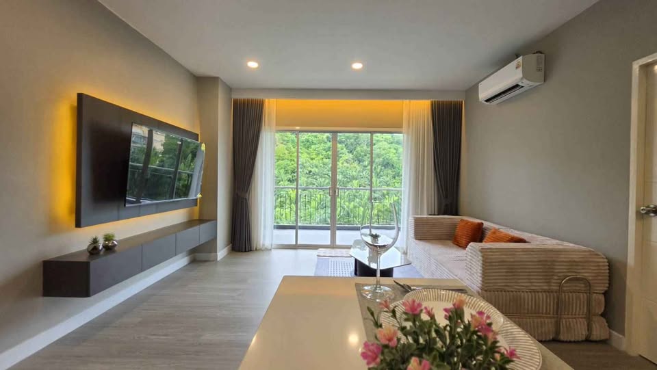 Furnished 1-bed corner condo at Panason Green Place – photo 4