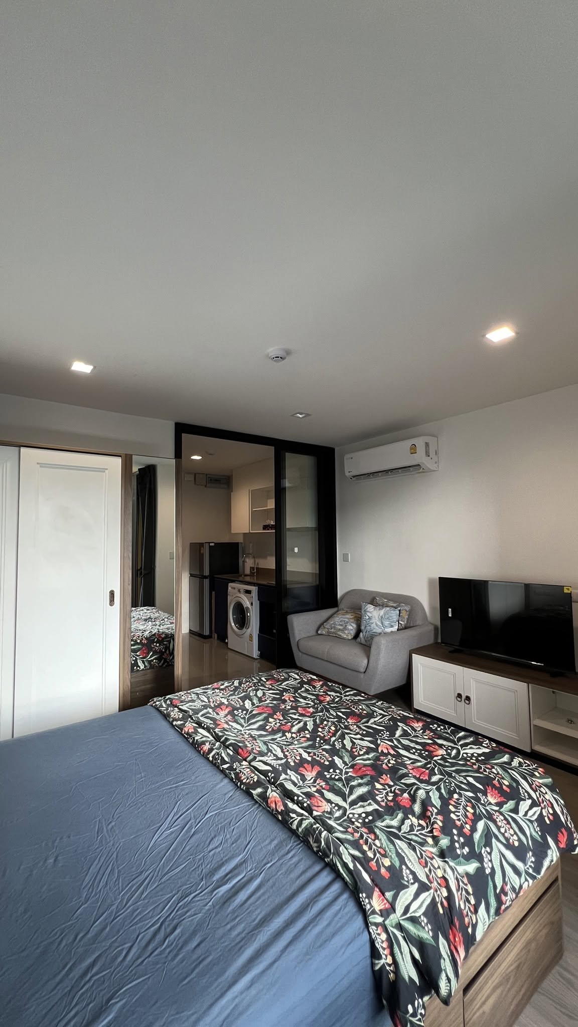 Furnished studio for rent at The Base Central, Phuket Town – photo 5