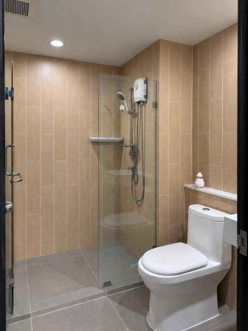 Furnished condo for rent at Centrio, Building C – photo 10