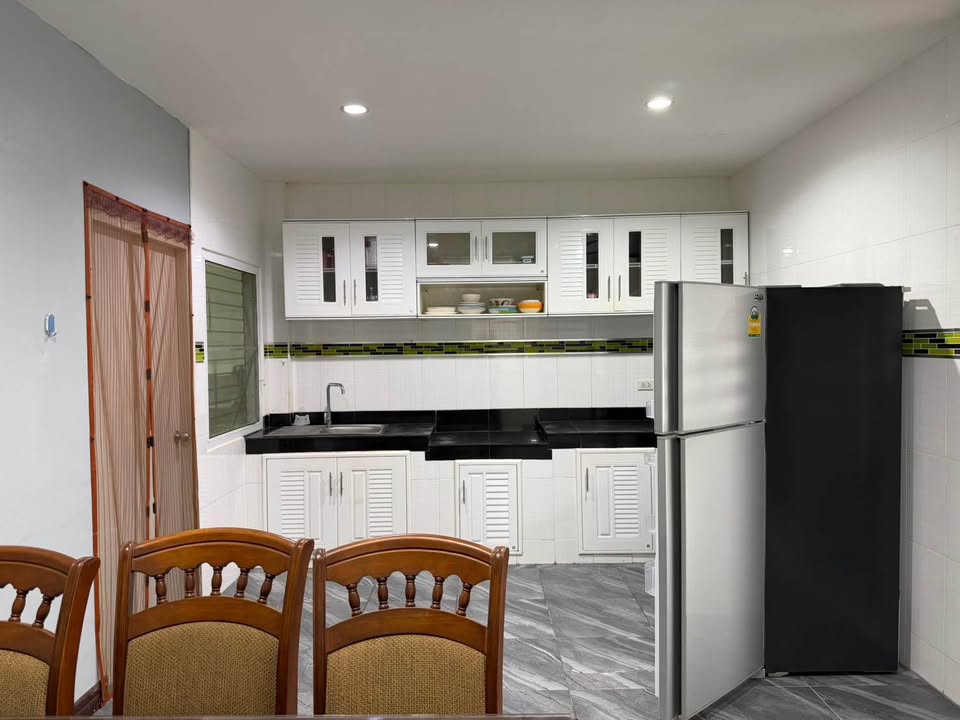 3-bed semi-detached house for rent at Sam Kong Park – photo 8
