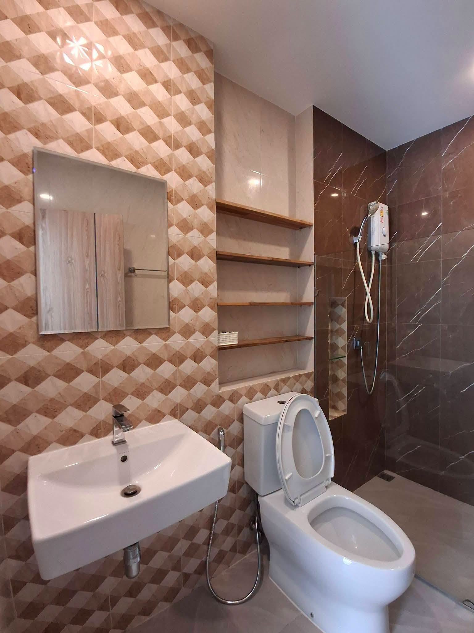 2-bedroom two-storey apartment for rent in Kamala – photo 9