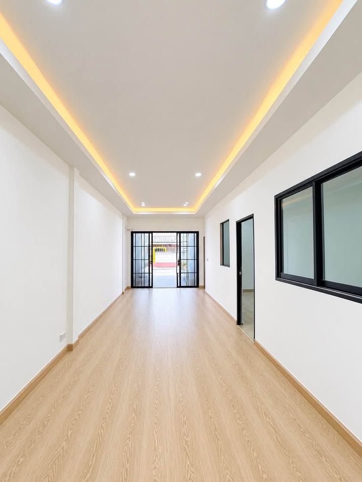 Nordic-style 3-bed townhouse for sale at Chaofa Daoroong – photo 5