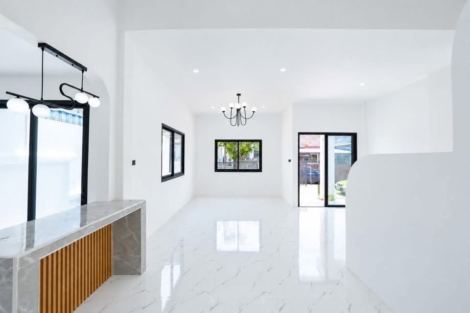 Fully Renovated 3-Bed House for Sale at Srisuchat Village 2 – รูปที่ 10