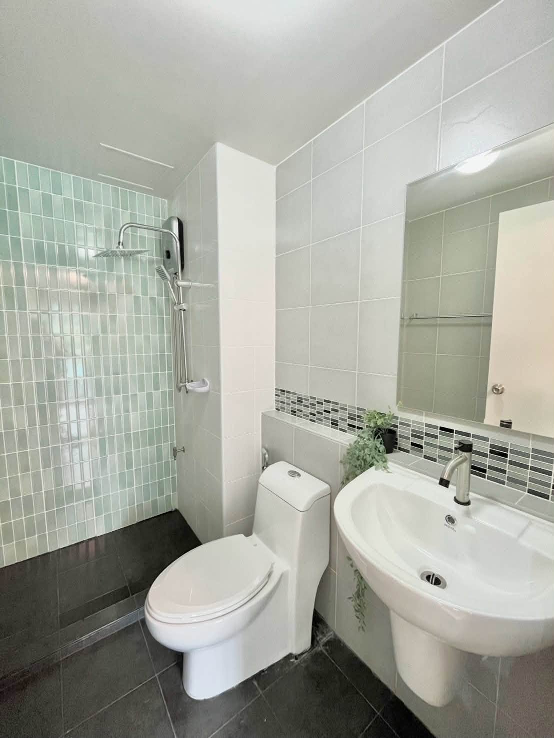 Renovated pool view condo for sale at D Condo Kathu – photo 10