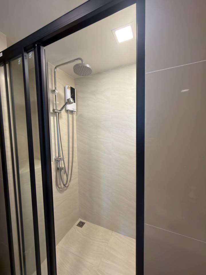 Pool view studio for rent at The Base Rise – รูปที่ 9