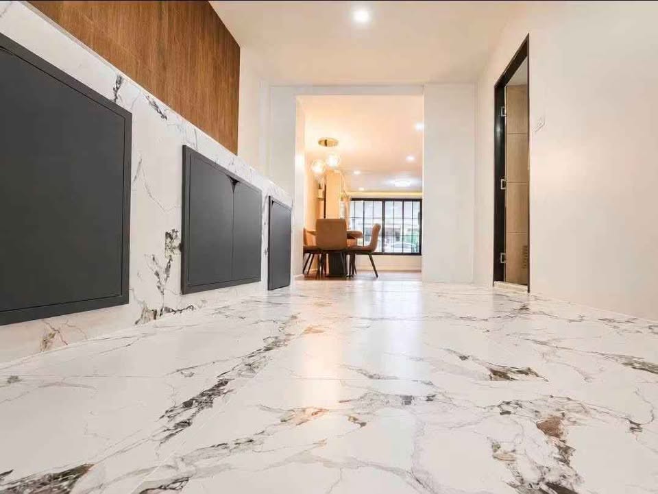 Renovated 2-bedroom furnished townhouse for sale in Krabi town – photo 3