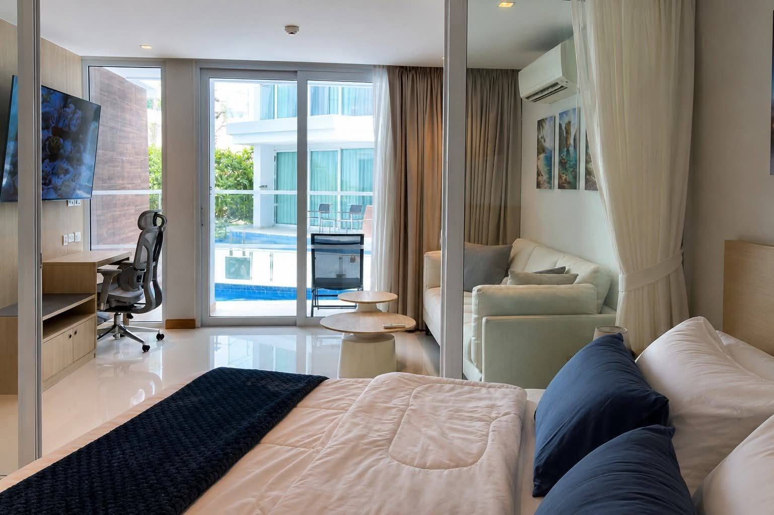 Pool access condo for rent, The Beachfront Rawai – photo 9