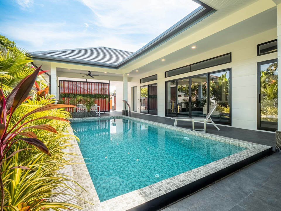 3-bedroom private pool villa for rent in Rawai - Nai Harn
