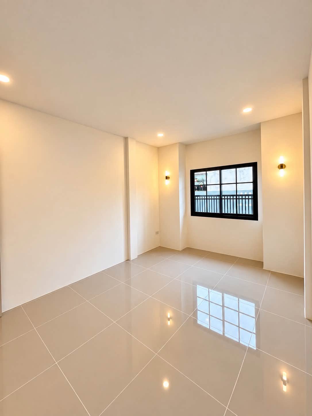 Renovated single-storey townhouse at Phetlada, Ban Khian – photo 9