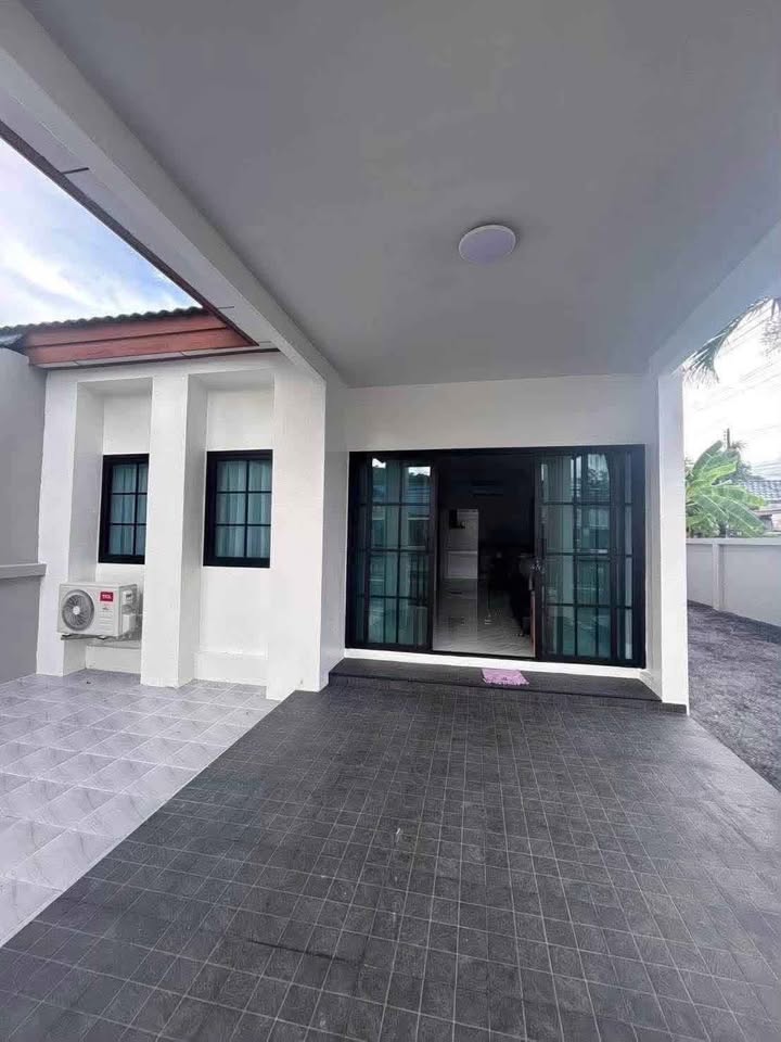 Furnished 2-bed corner house for rent at Srisuchat Grand View 2 – photo 2