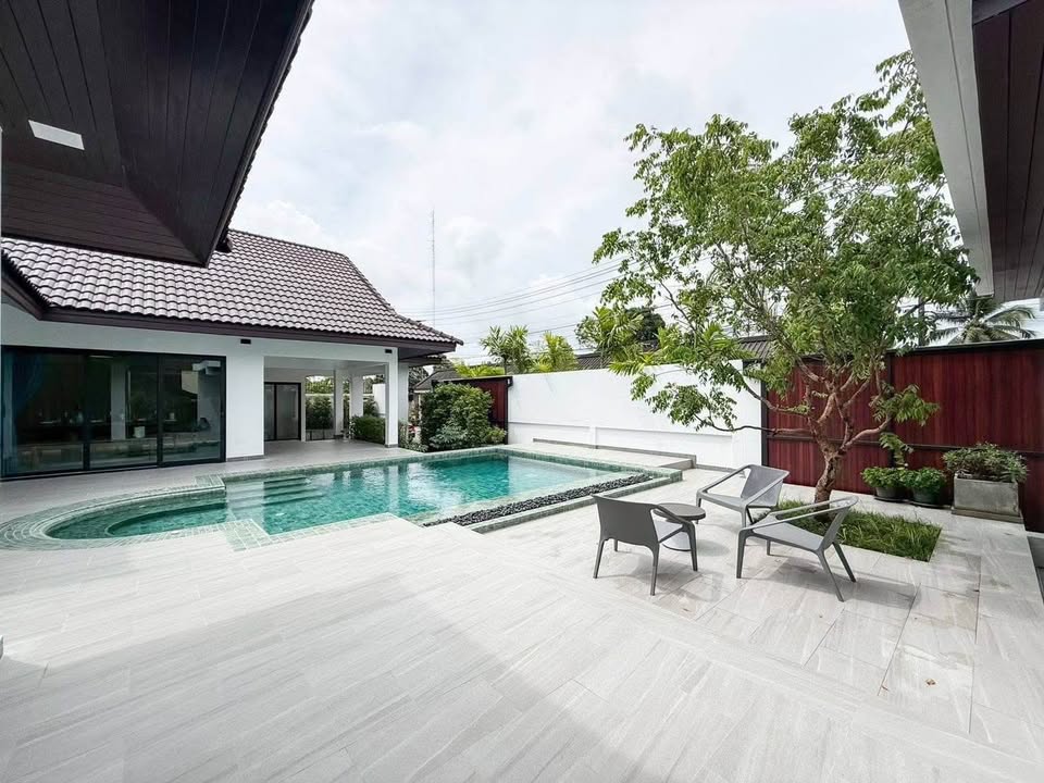 Luxury 3-bed pool villa in Thalang near UWC – photo 2