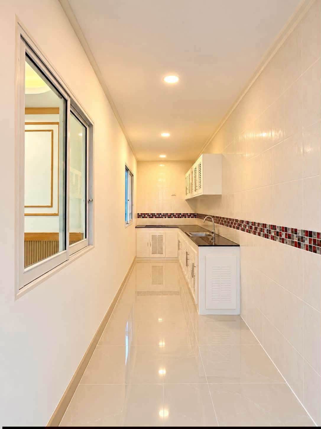 Renovated 4-Bed Corner Townhouse at I Leaf Town 2, Thalang – photo 4