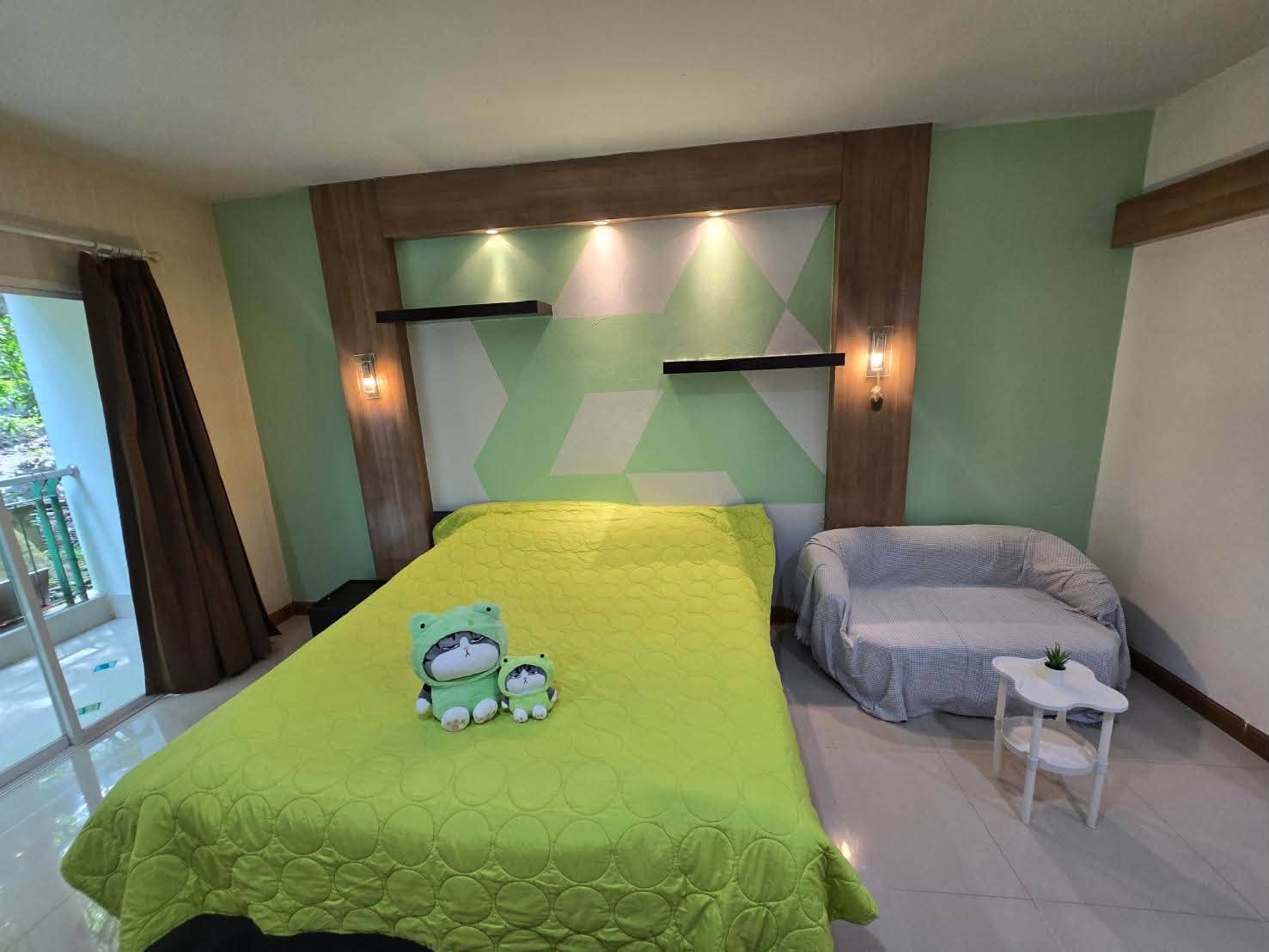 Cat-friendly condo for rent at Phanason Green Place – photo 3