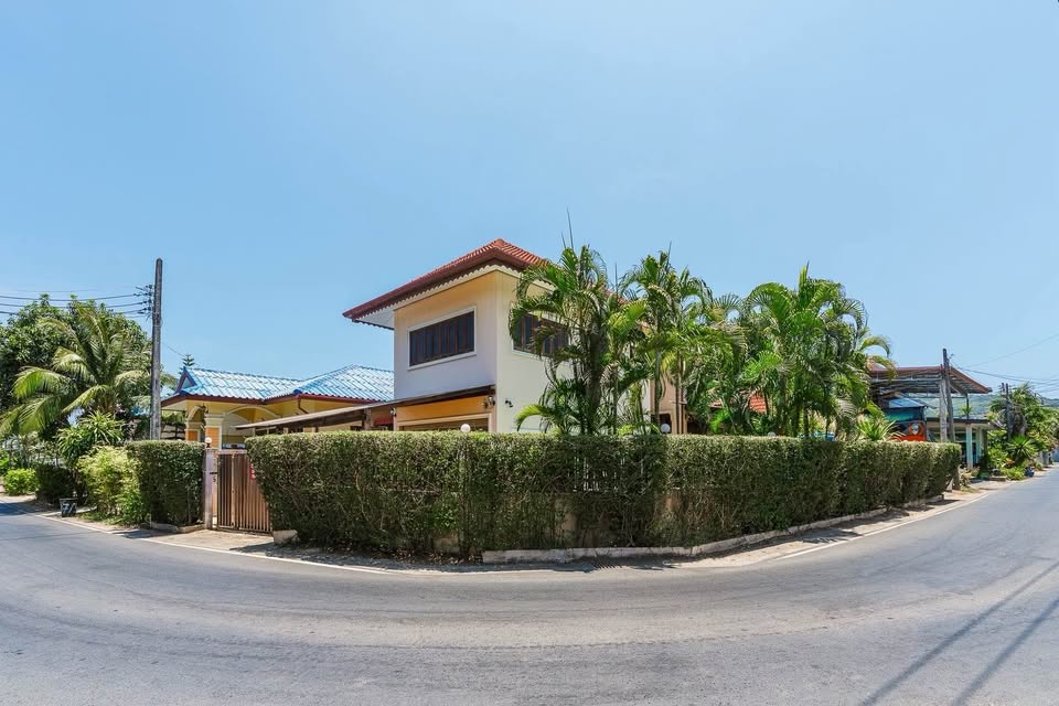 Two houses with large pool on 100 sq. wah in Rawai – photo 3