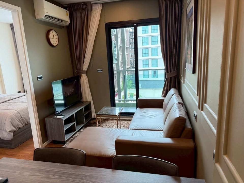 Furnished 1-bedroom condo for rent at Space Condominium – photo 4