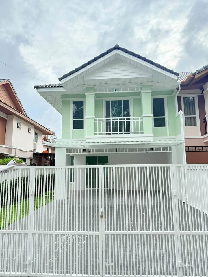 2-storey 3-bedroom twin house in Pa Khlok, Thalang