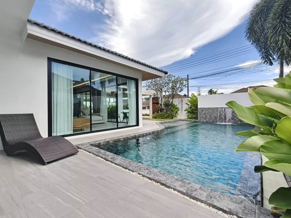 Brand-new 4-bedroom villa for rent in Neramit Village, Paklok – photo 3