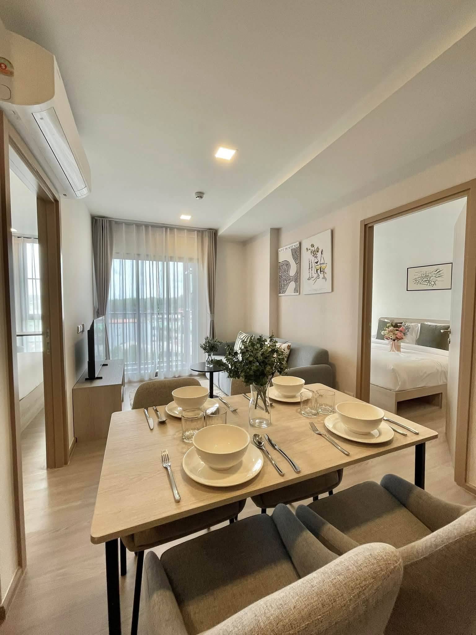 Corner 2-bedroom pool view condo for rent at The Base Bukit – photo 2