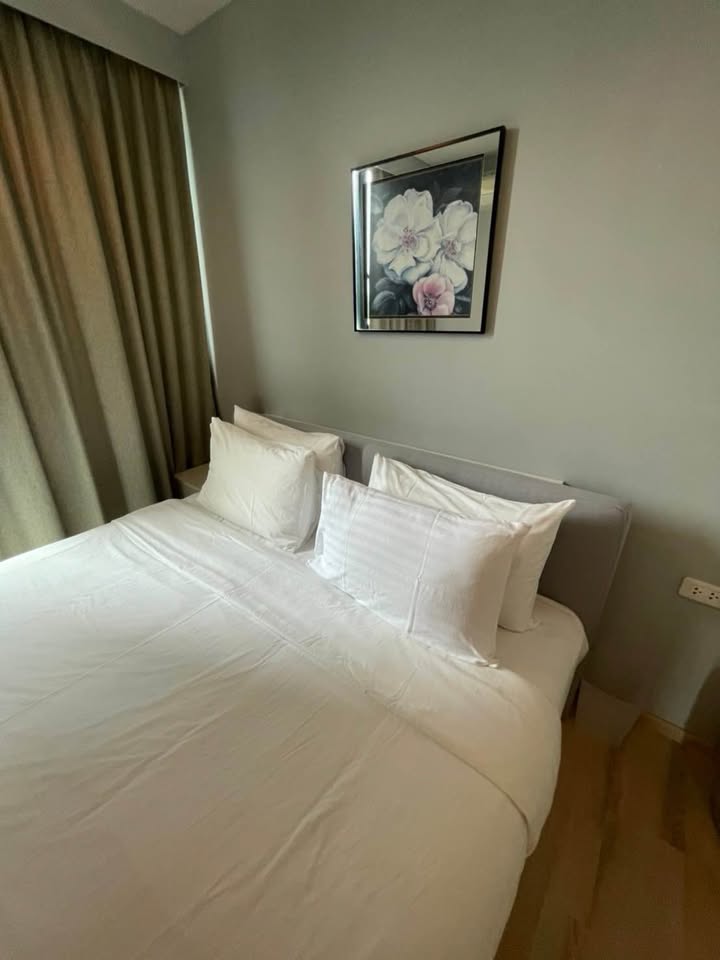 Pool view condo for rent at The Base Height – photo 2