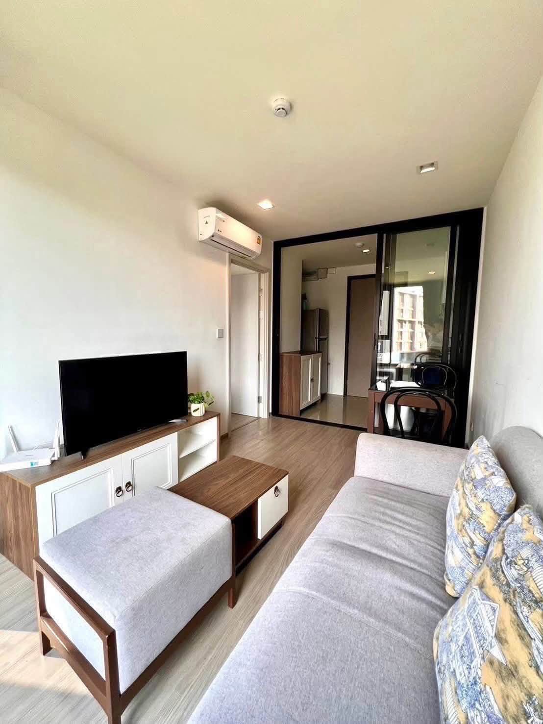 Furnished 1-bed condo for rent at The Base Central, 5th floor – รูปที่ 4