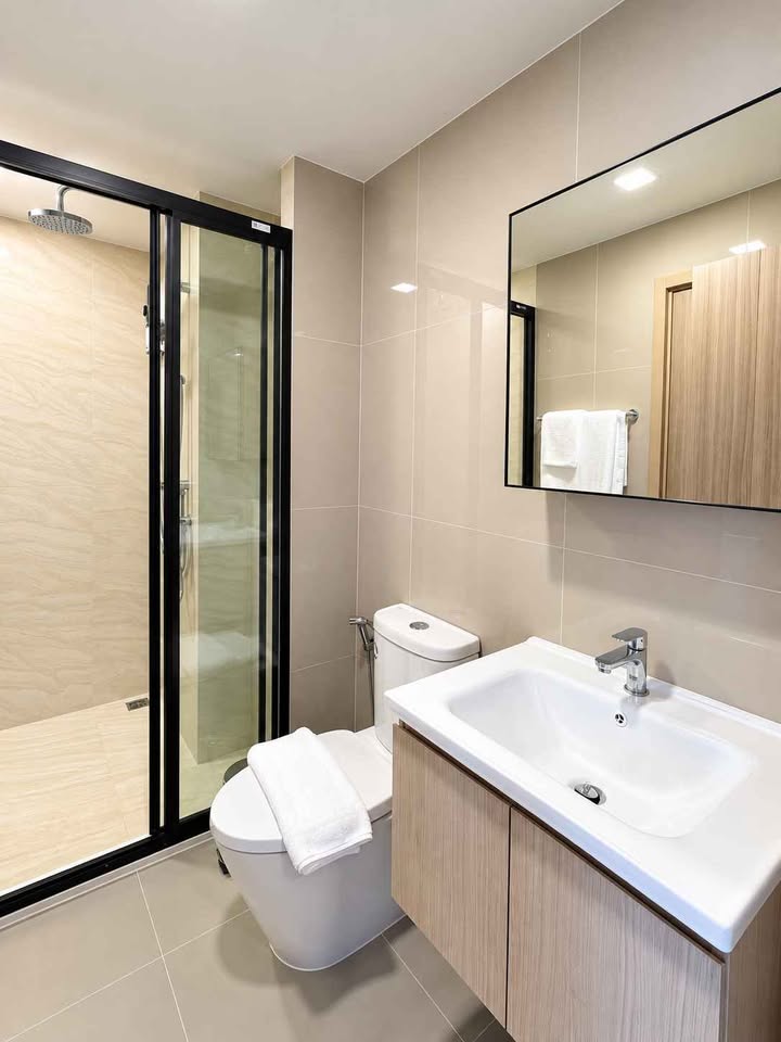 The Base Rise Phuket 1-Bed Corner Unit with Home Office, Pool View – photo 8