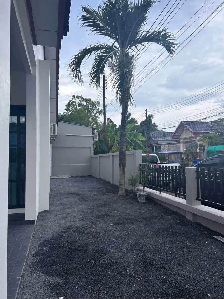 Furnished 2-bed corner house for rent at Srisuchat Grand View 2 – รูปที่ 8