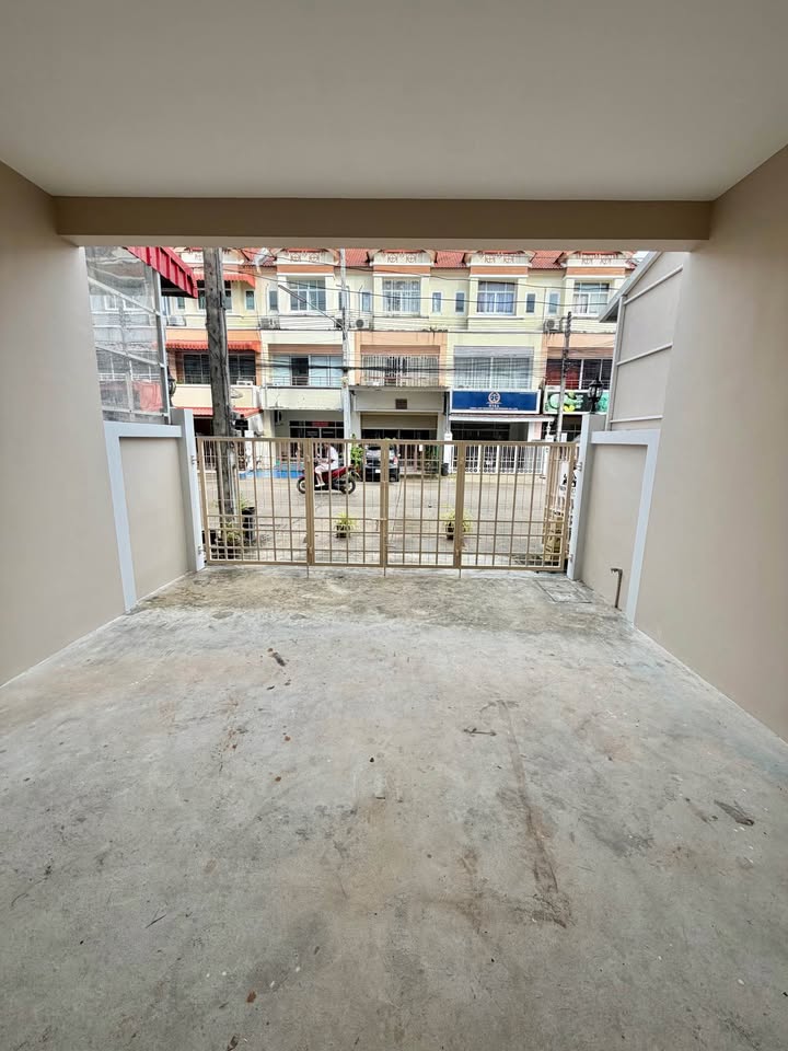 New 3-storey 4-bedroom shophouse for rent in Kathu – photo 3