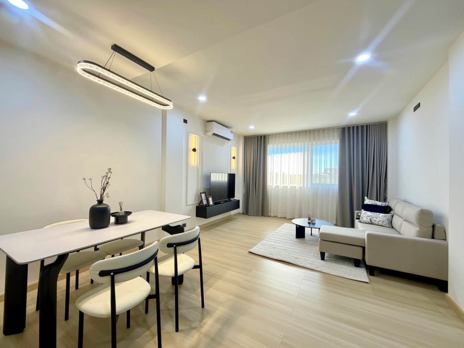 Renovated 2-bedroom condo for sale at Pornsawan Condotel – photo 5