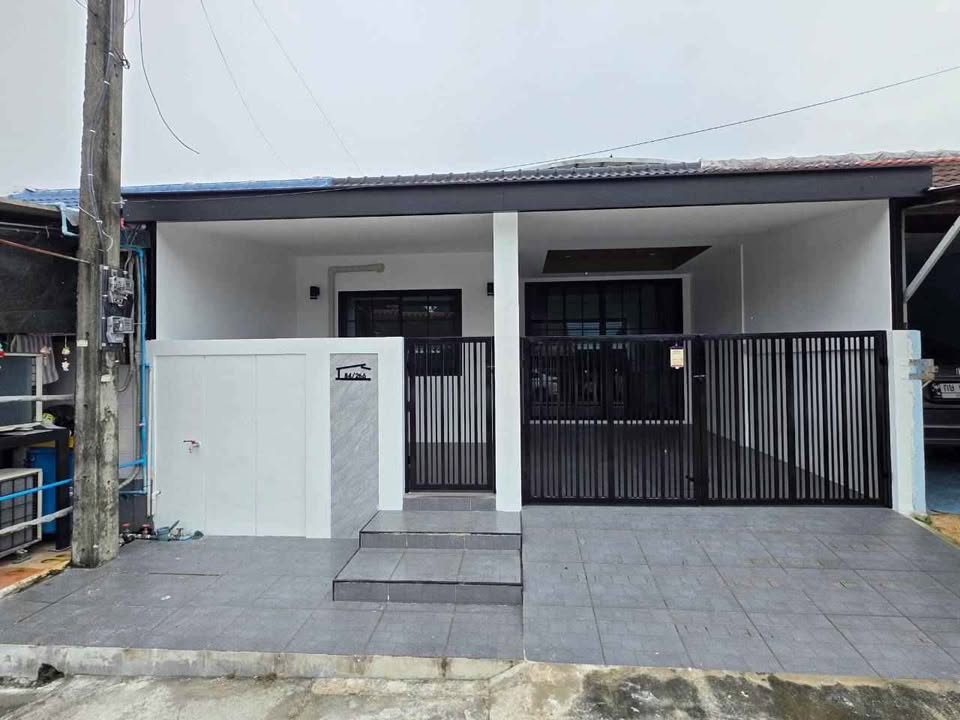 Like-New Townhome for Sale at Irawadee Bo Rae, Wichit – photo 2