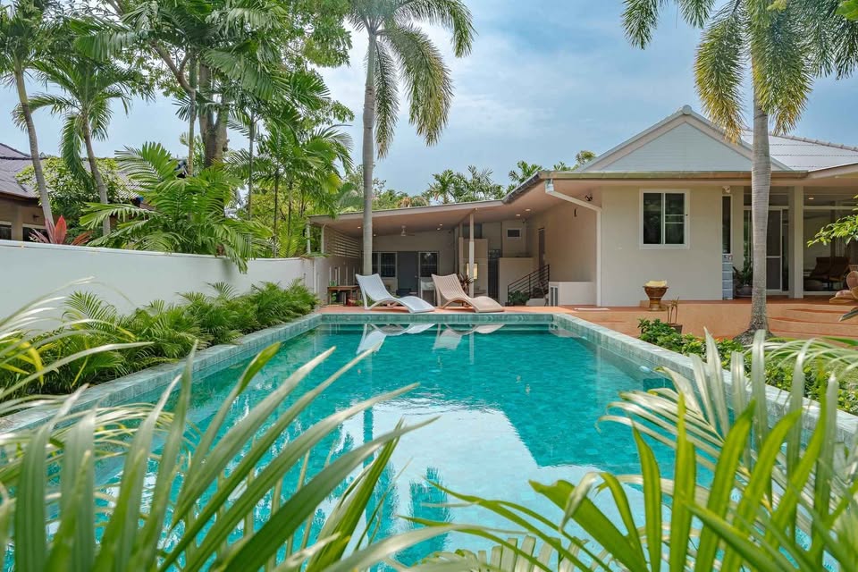 Private pool villa on 1,252 sqm land for rent in Rawai