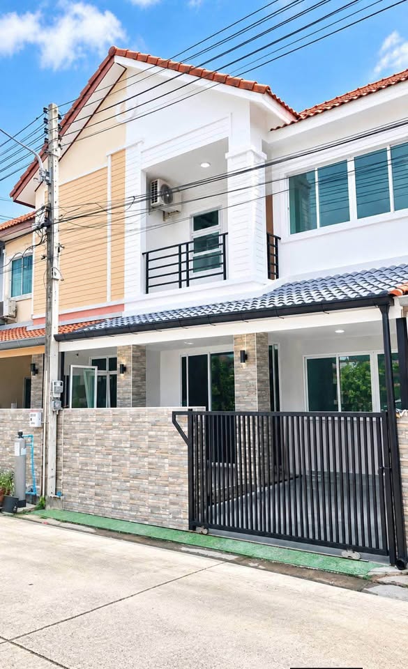 3-bedroom house in Baan Panason, Thep Anusorn