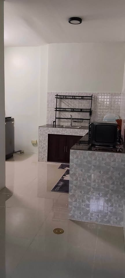 Furnished 3-bedroom townhome for rent at Phuket Avenue – photo 2