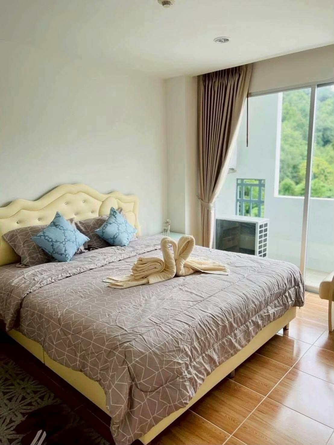 1-bed condo with jacuzzi tub for rent at The Point Phuket – photo 1