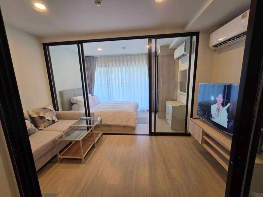 Never-occupied corner condo for rent at The Origin