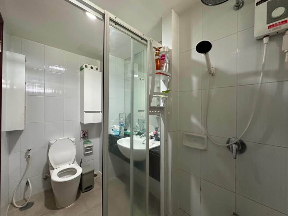 Outside-view condo for sale at The Royal Place Condominium – photo 3