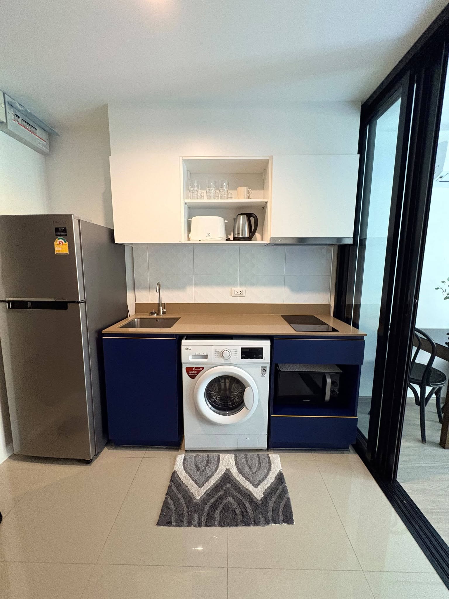 Studio with pool view and large balcony at The Base Central Phuket – รูปที่ 5
