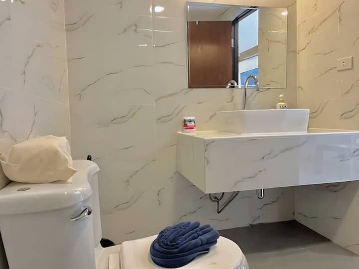 Spacious 65 sqm 1-bed condo with pool & gym in Patong – รูปที่ 6