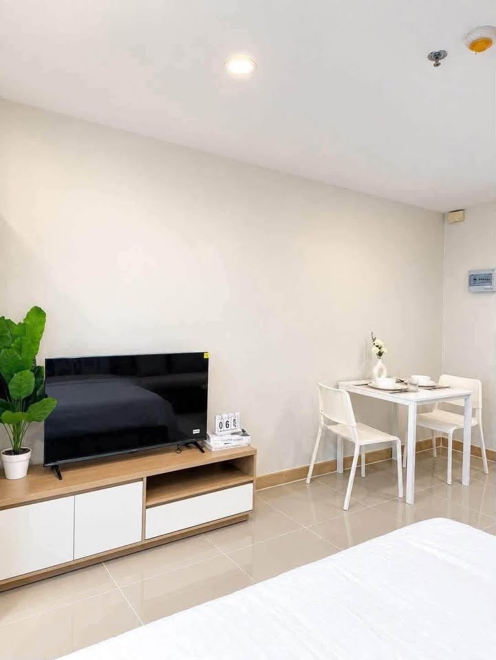 Renovated 1-bedroom condo with pool view at The View Condo Suan Luang – photo 8
