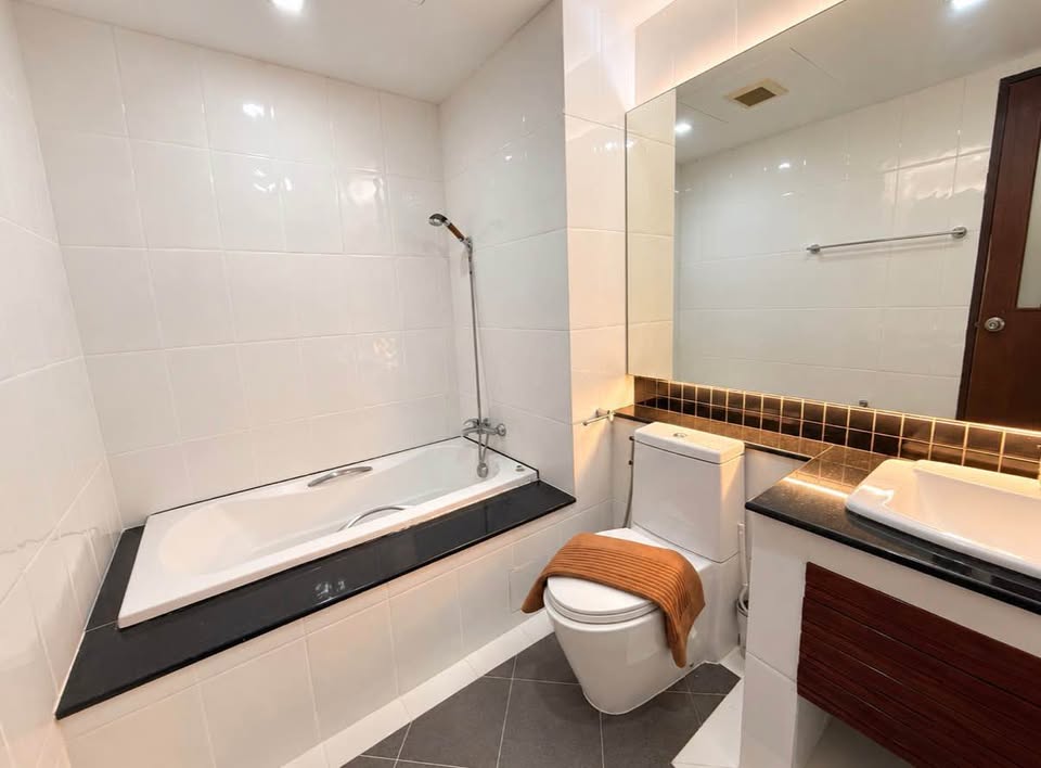 1-bed condo for rent at The Kris Residence, Patong – รูปที่ 10
