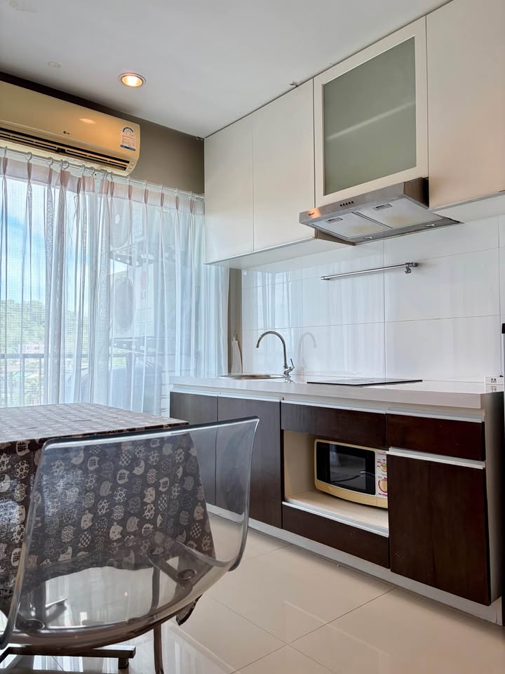 1-bed condo at The Scene, sold as-is – photo 7