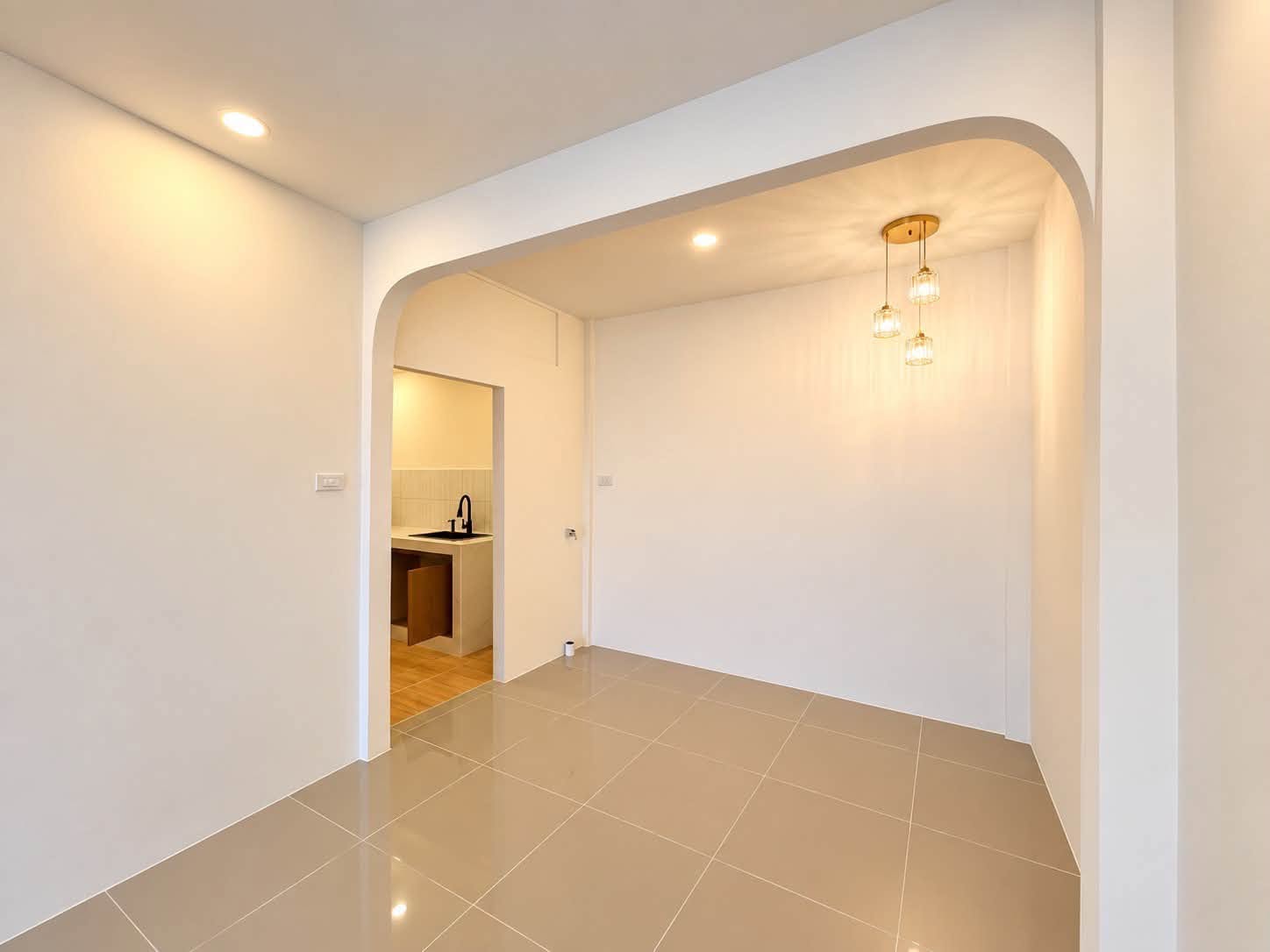 Renovated single-storey townhouse at Phetlada, Ban Khian – photo 4