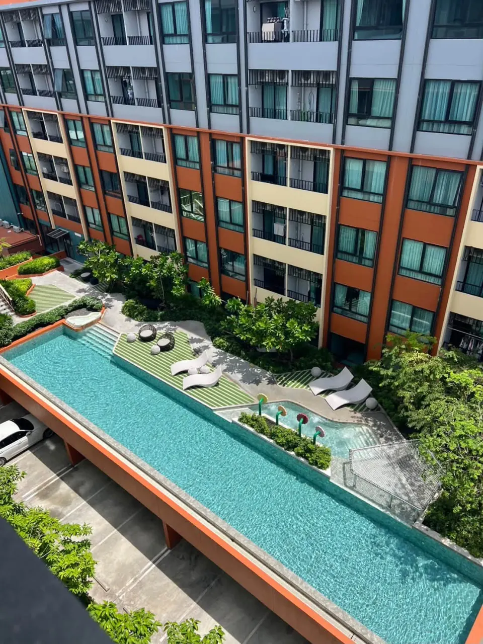 1-bed condo with workspace at The Cube Amaze Srisoonthon