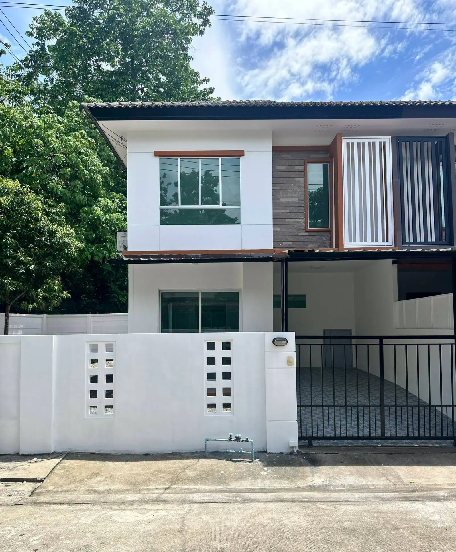 Renovated 2-storey townhouse on 40.9 sq.wah, Thalang - Ban Khian – photo 1