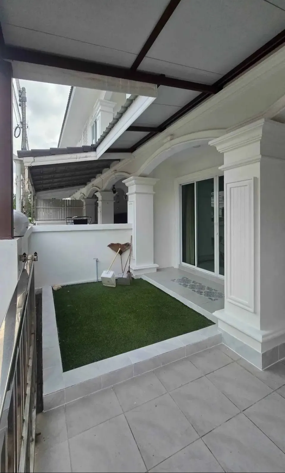 3-bedroom 2-storey townhouse for rent at Chanakan, Chalong