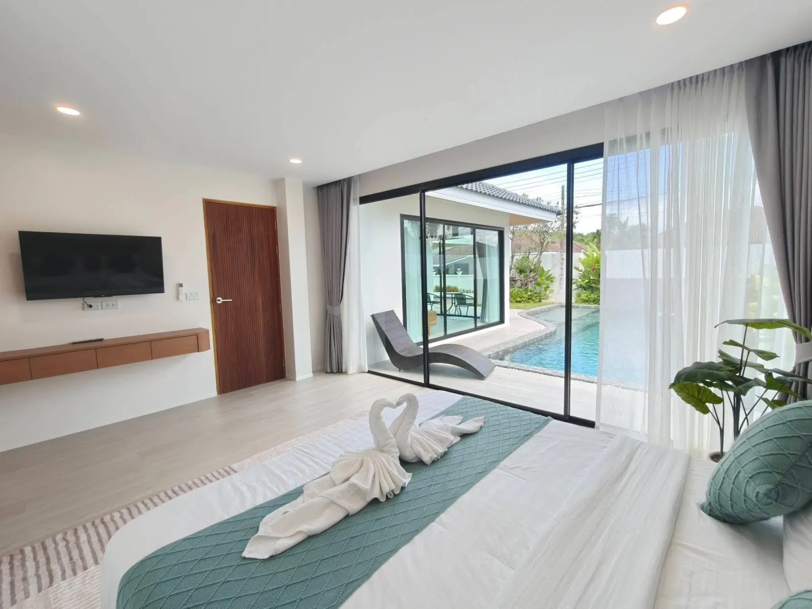 Brand-new 4-bedroom villa for rent in Pa Khlok – photo 8