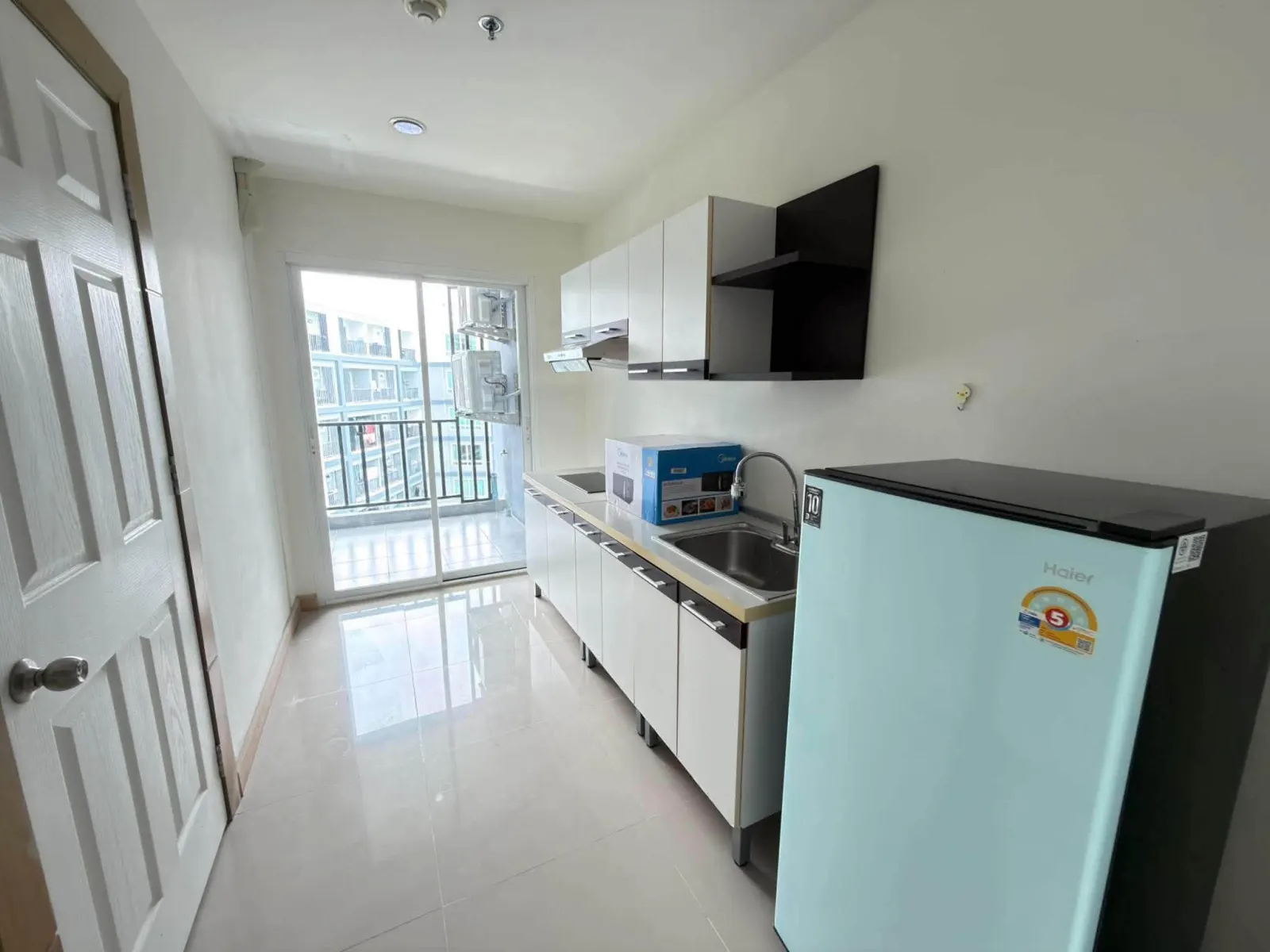 48 sqm pool-view condo for rent at The View Suan Luang – photo 4