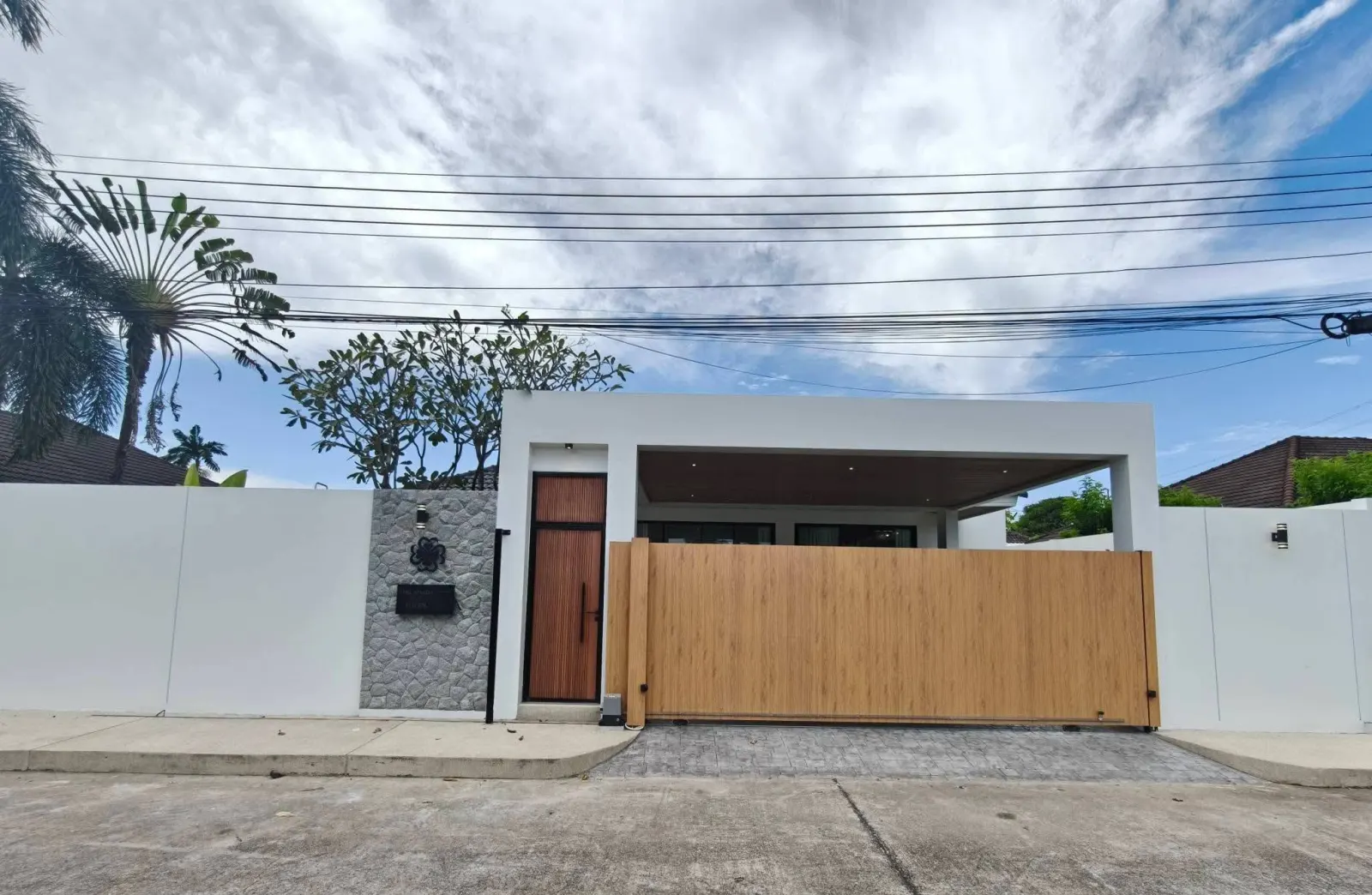 Brand-new 4-bedroom villa for rent in Pa Khlok – photo 3
