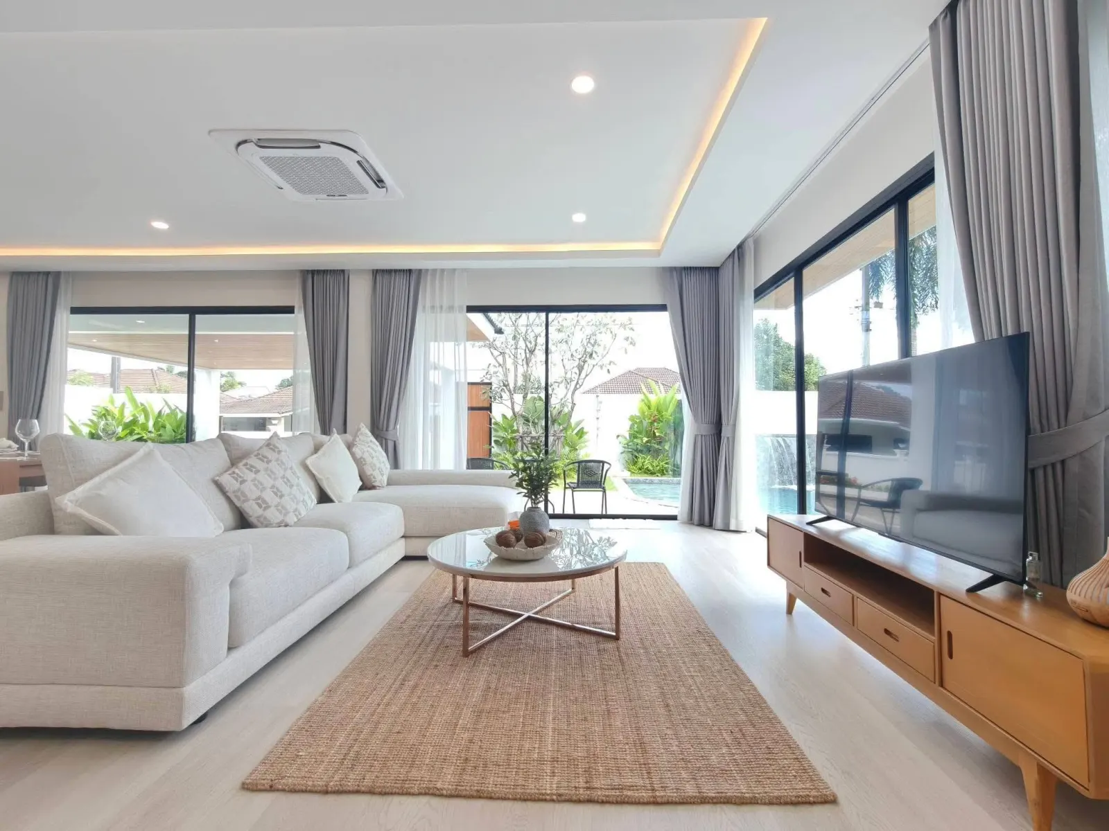 Brand-new 4-bedroom villa for rent in Pa Khlok – photo 7