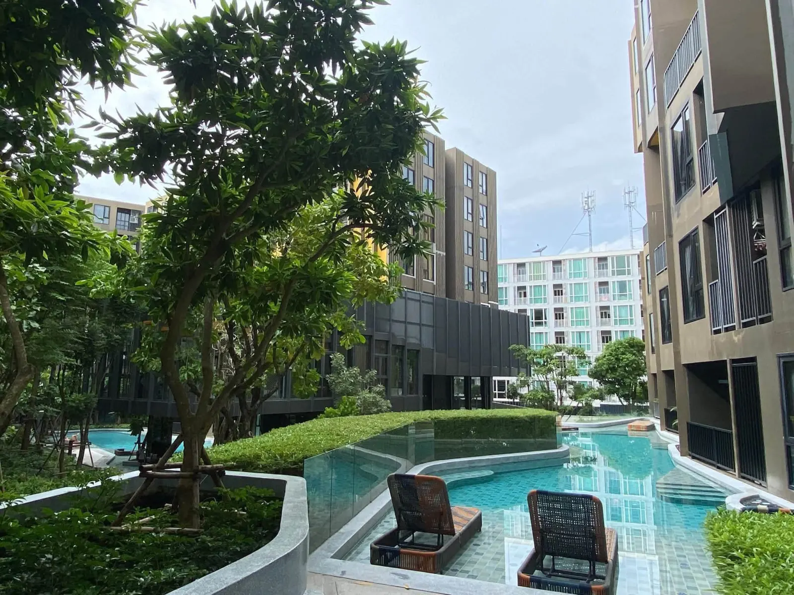 Furnished 1-bed condo for rent at The Base Central, 5th floor – รูปที่ 2